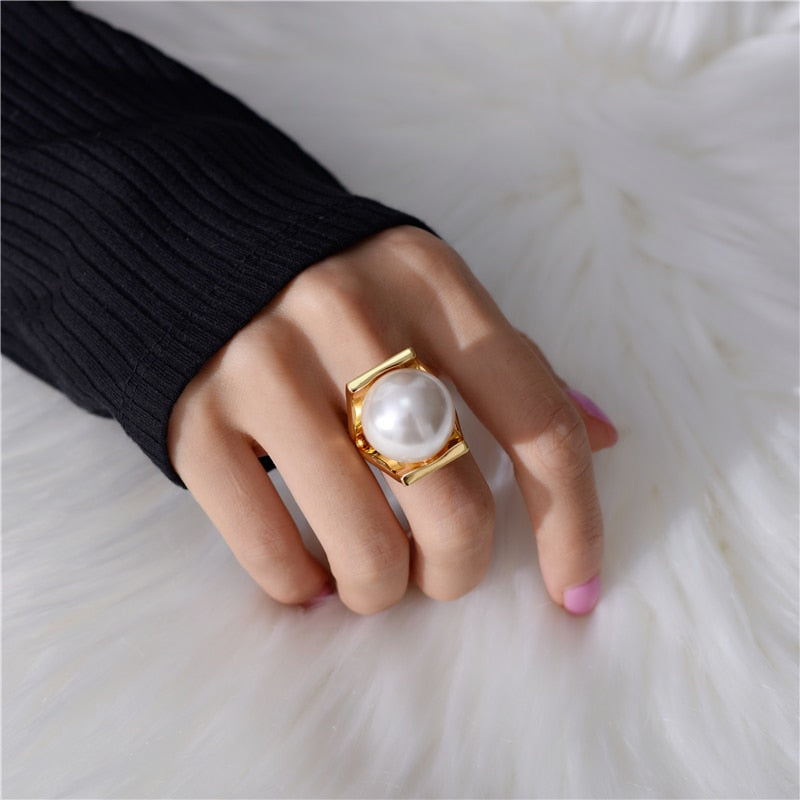 New Y Big Pearls Personality Gold Color Metal Hollow Exaggeration Multilayer Finger Ring for Women