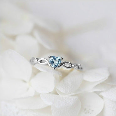 New Fashion Crystal Twist Classical Heart Wedding Rings For Women